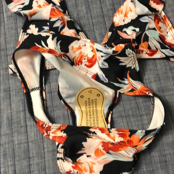 SOLD Brand new floral bikini - Picture 4 of 4